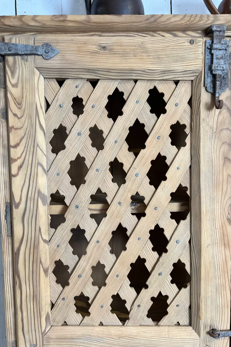 Meuble rustique espagnol