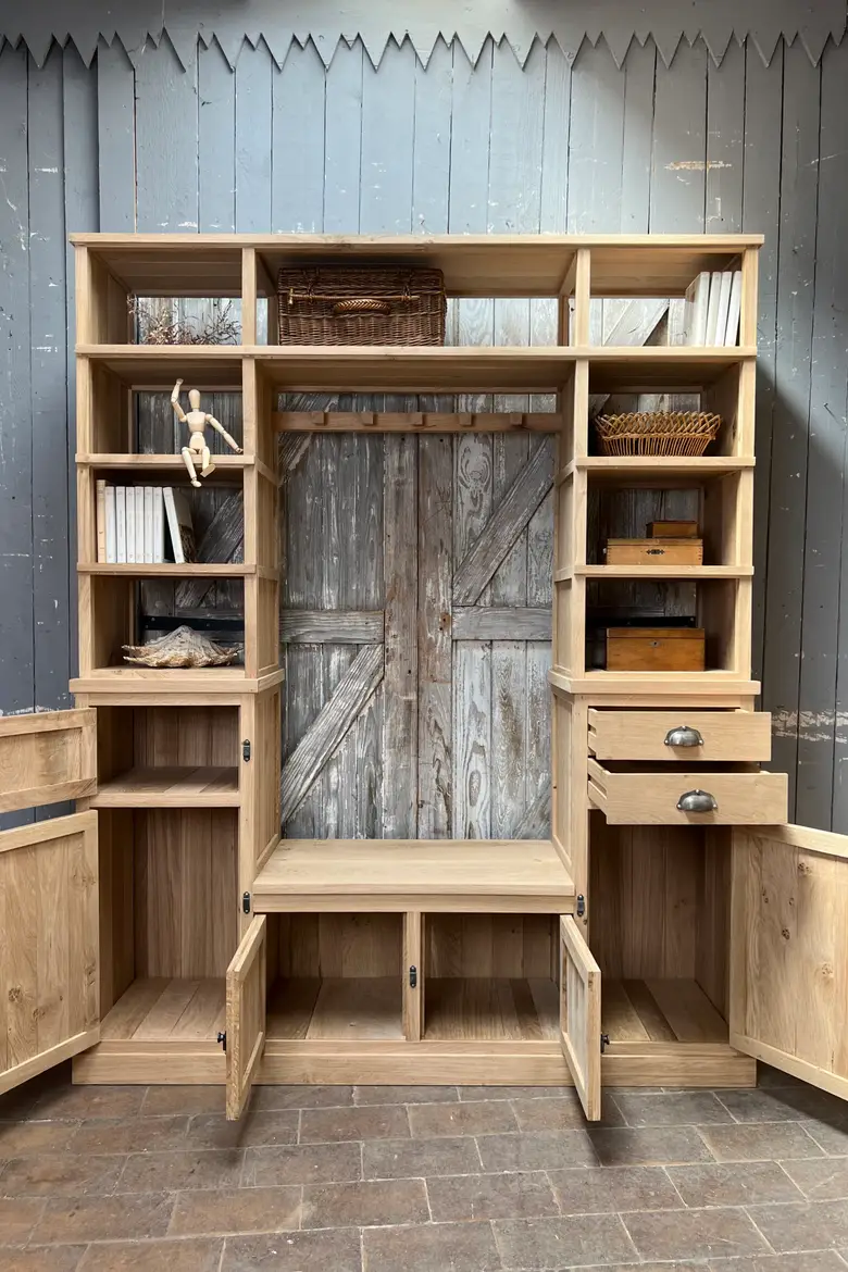 Meuble vestiaire en chêne