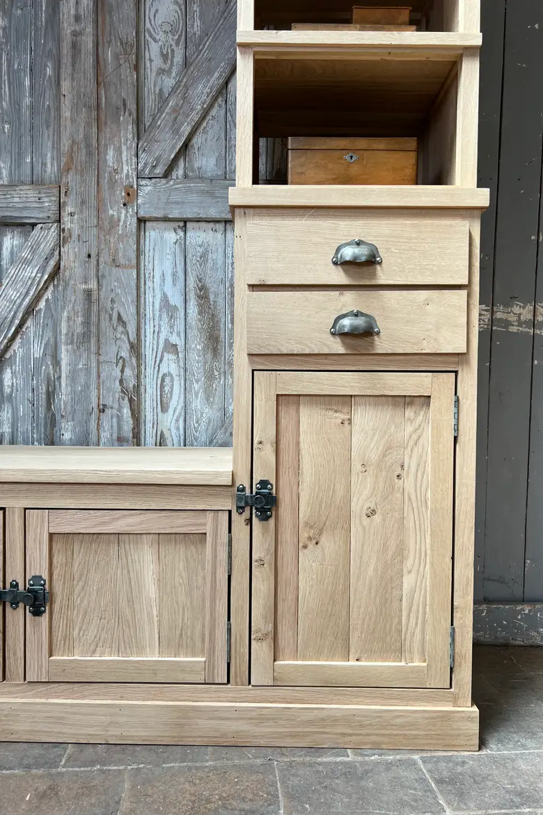 Meuble vestiaire en chêne