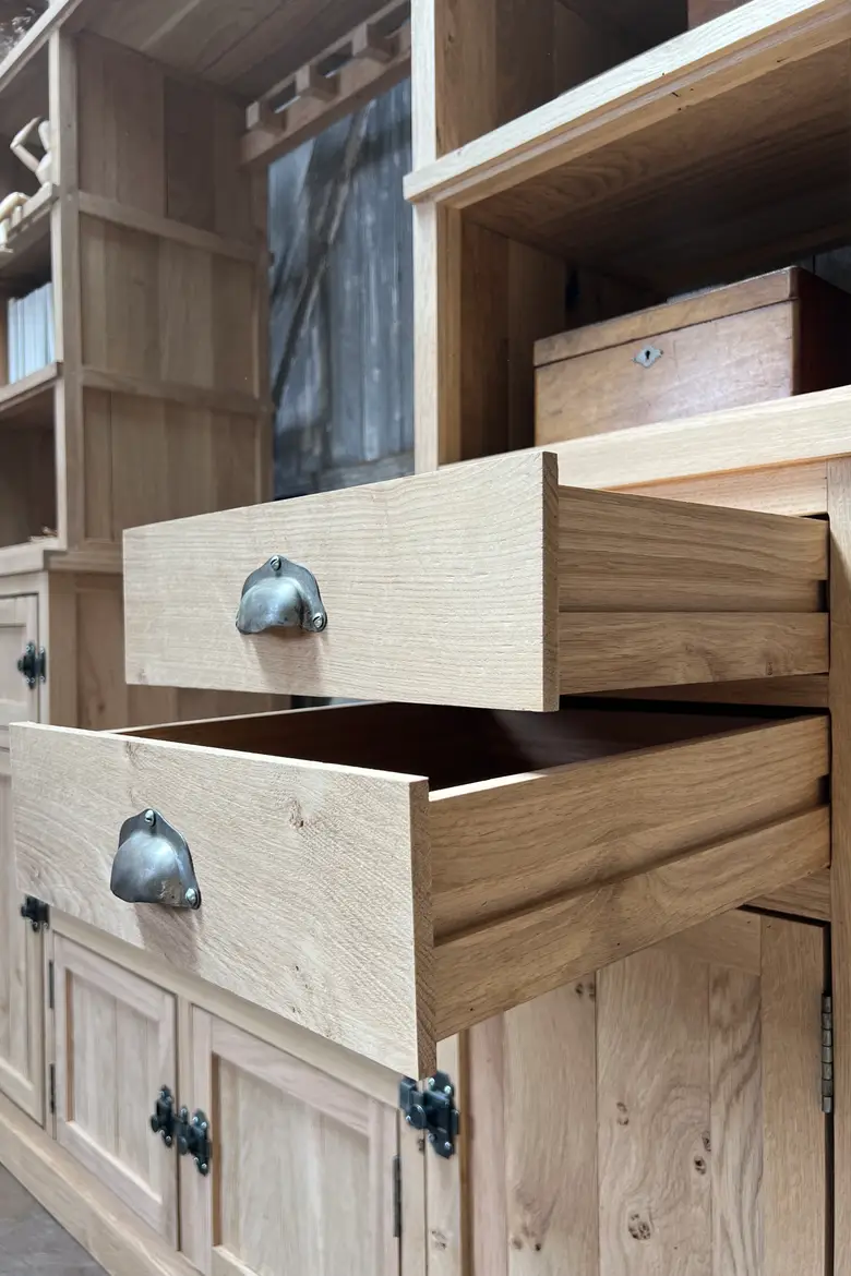 Meuble vestiaire en chêne