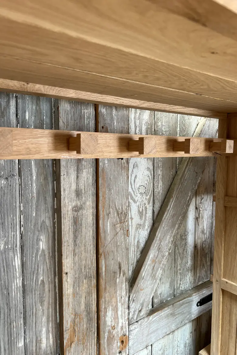Meuble vestiaire en chêne