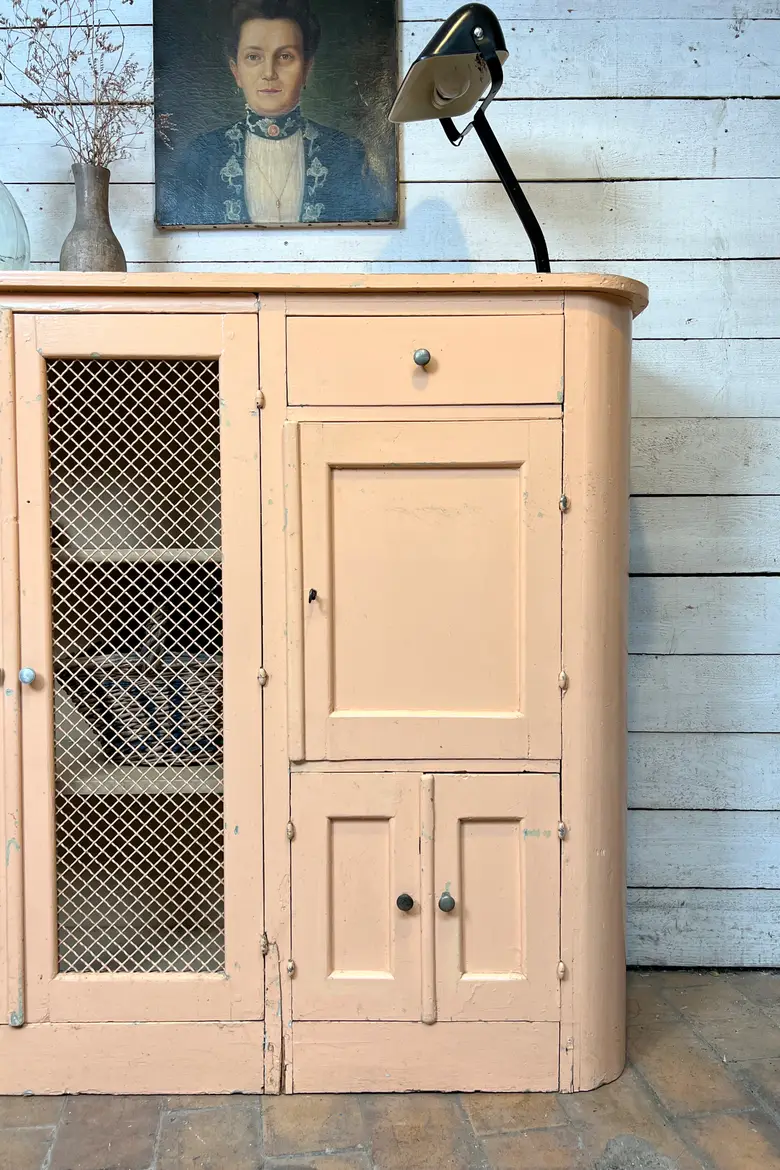 Meuble vintage rose – Années 1950