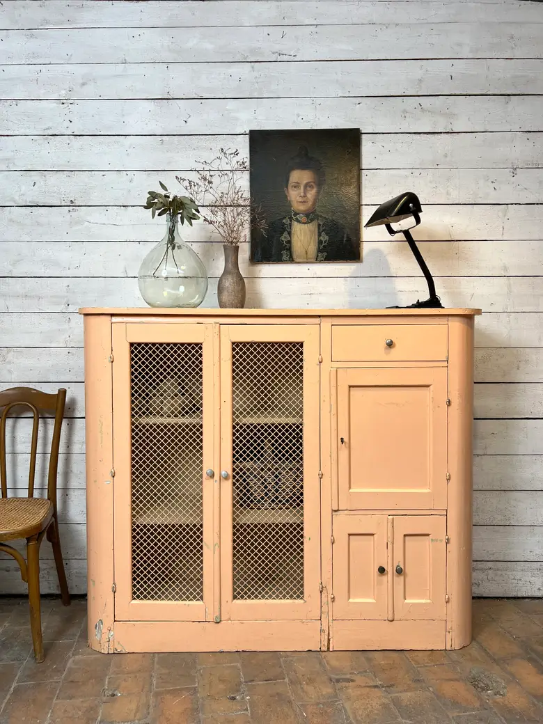 Meuble vintage rose – Années 1950