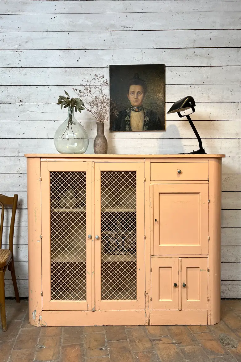 Meuble vintage rose – Années 1950