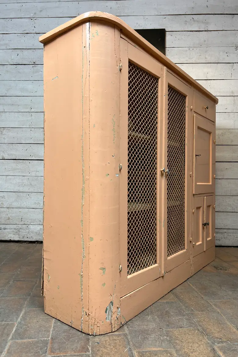 Meuble vintage rose – Années 1950