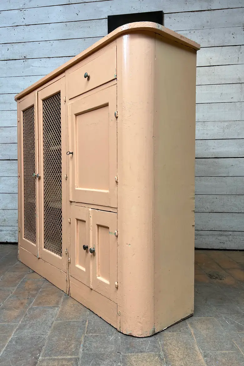 Meuble vintage rose – Années 1950