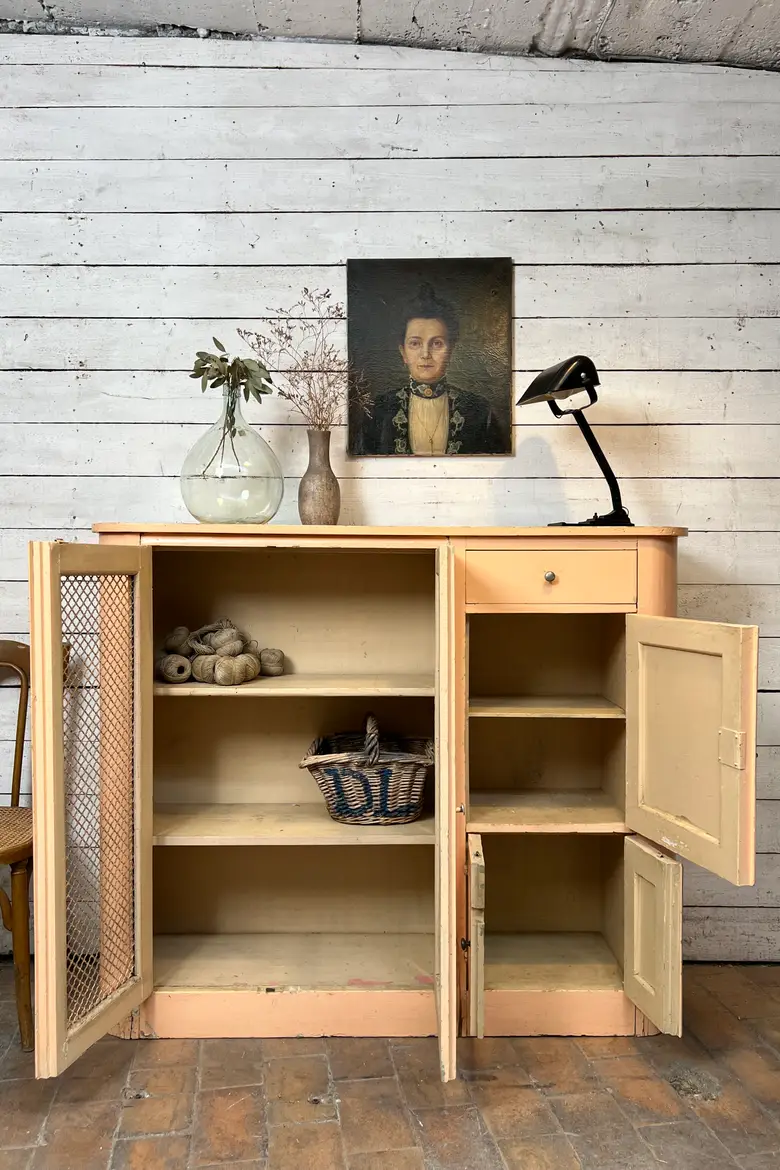 Meuble vintage rose – Années 1950