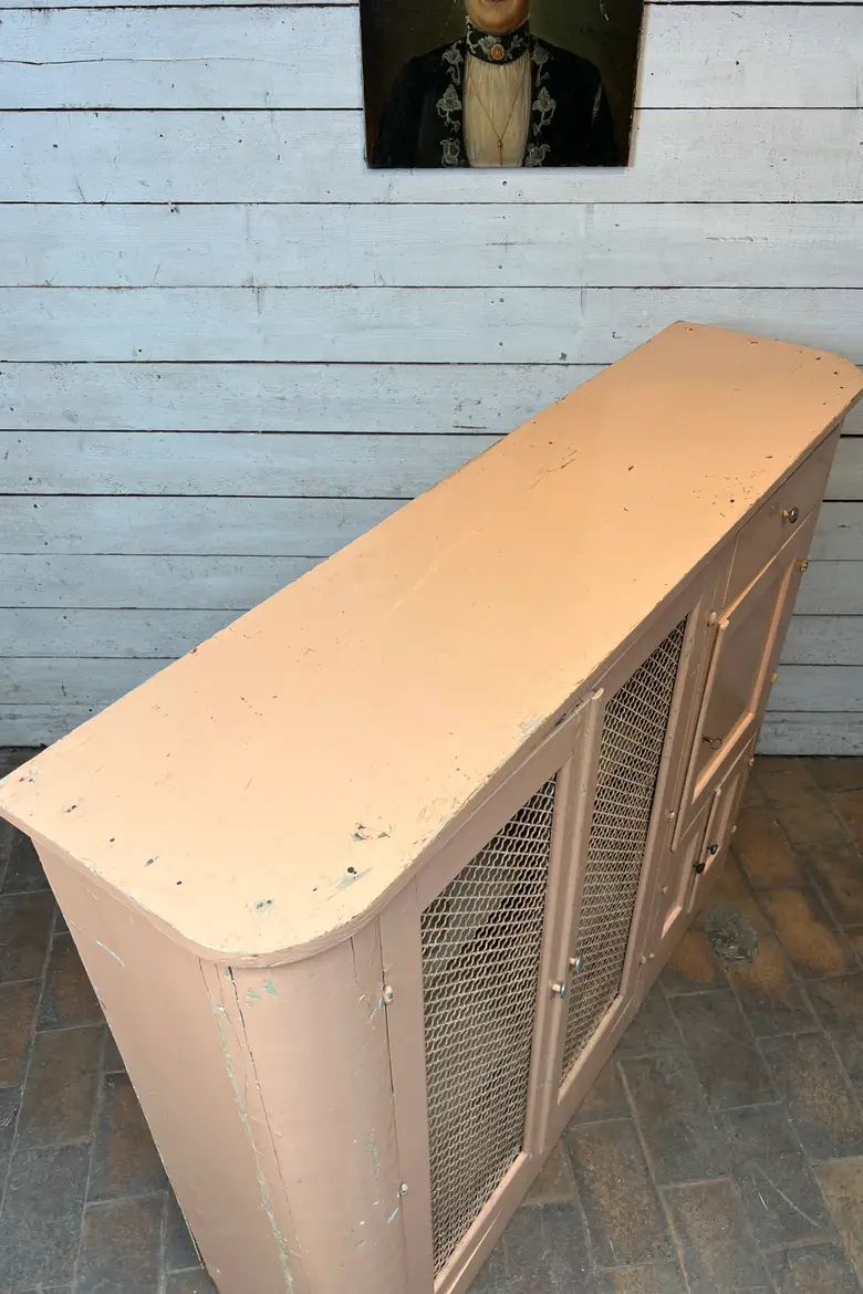 Meuble vintage rose – Années 1950