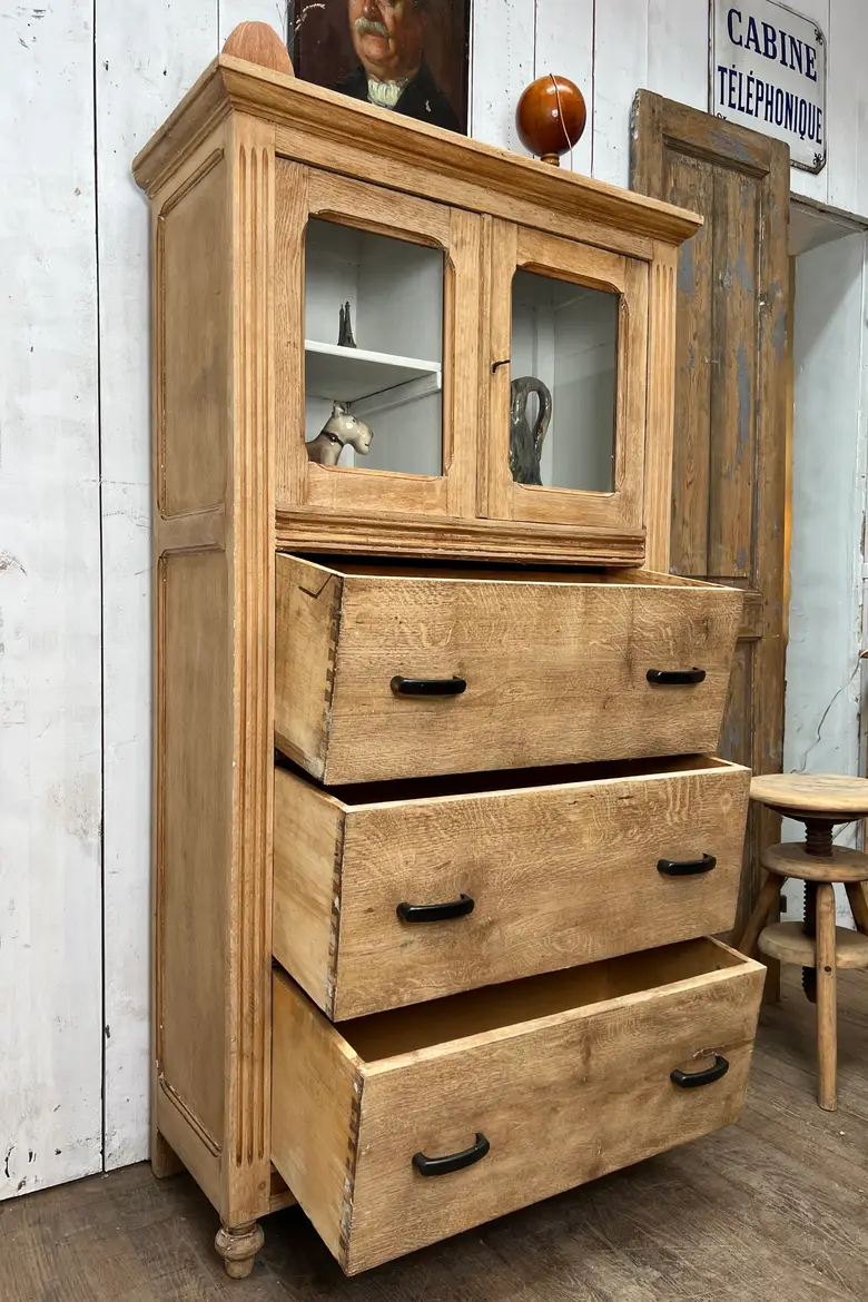 Meuble vitré en chêne