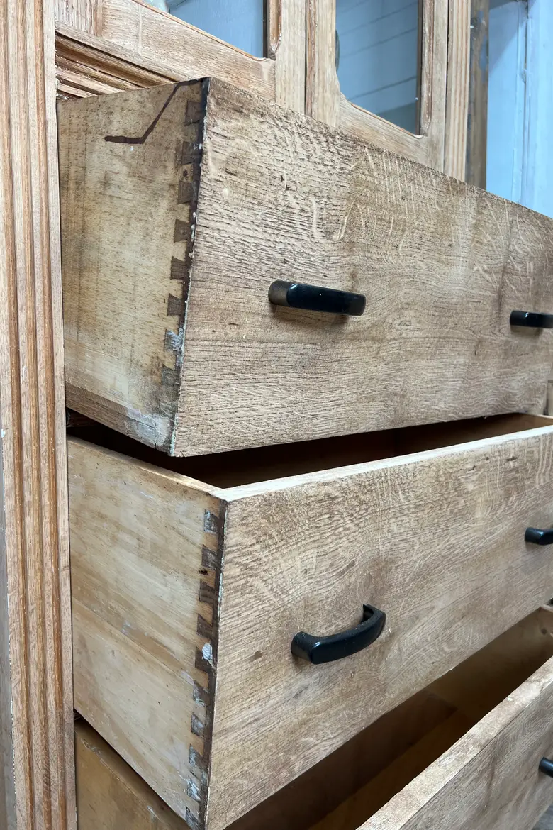 Meuble vitré en chêne