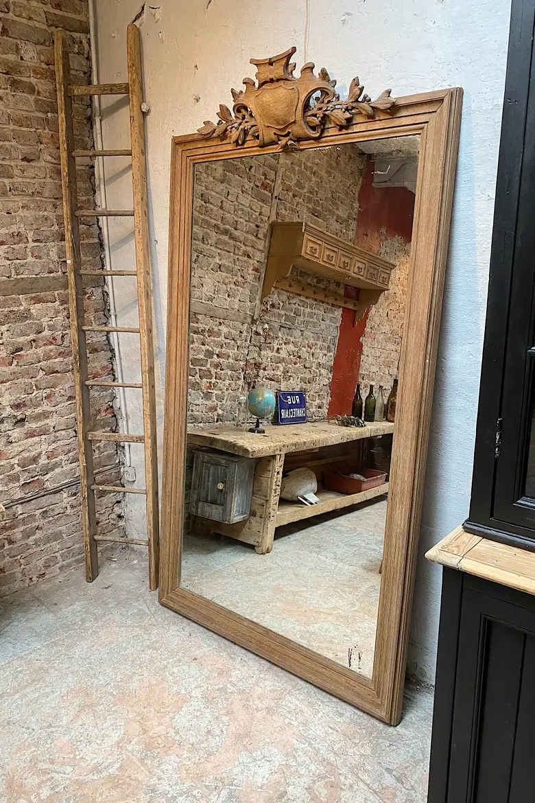 Miroir en chêne de style Napoléon III Début XXème