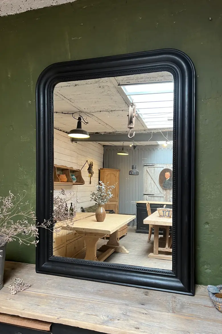 Miroir Louis Philippe patiné en noir Début XXème
