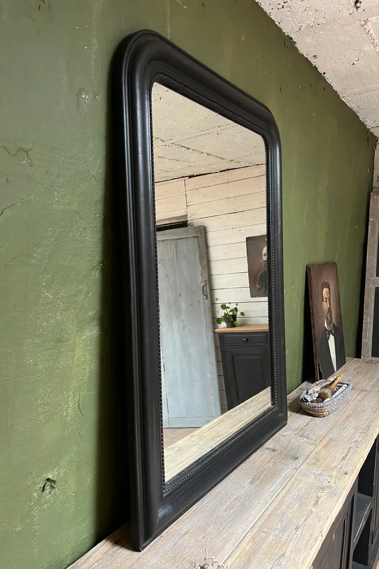 Miroir Louis Philippe patiné en noir Début XXème