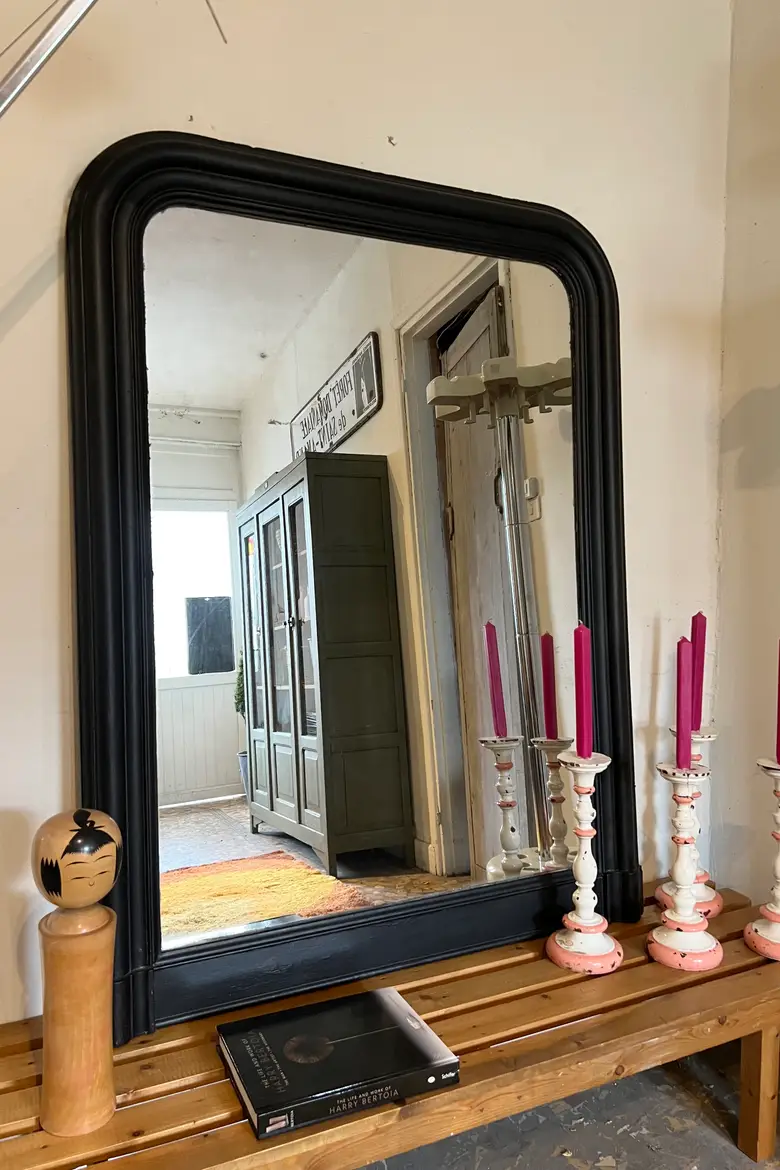 Miroir Louis Philippe peint en noir Début XXème