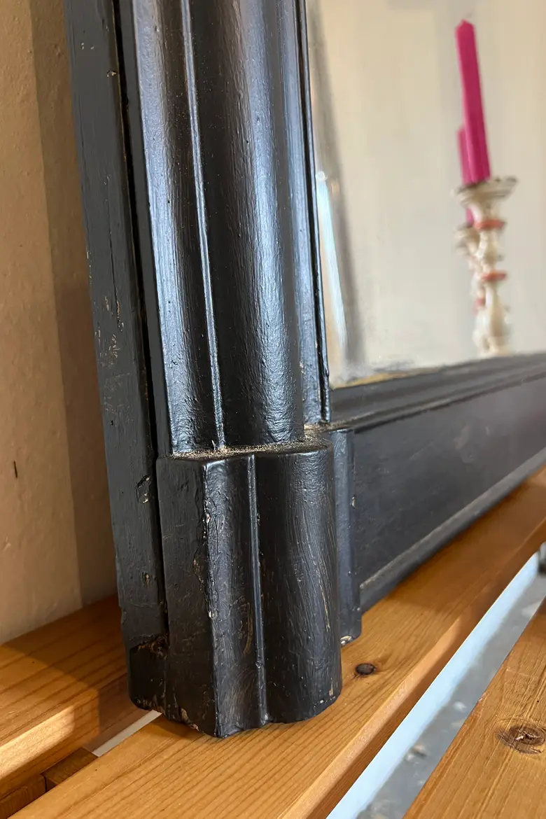 Miroir Louis Philippe peint en noir Début XXème