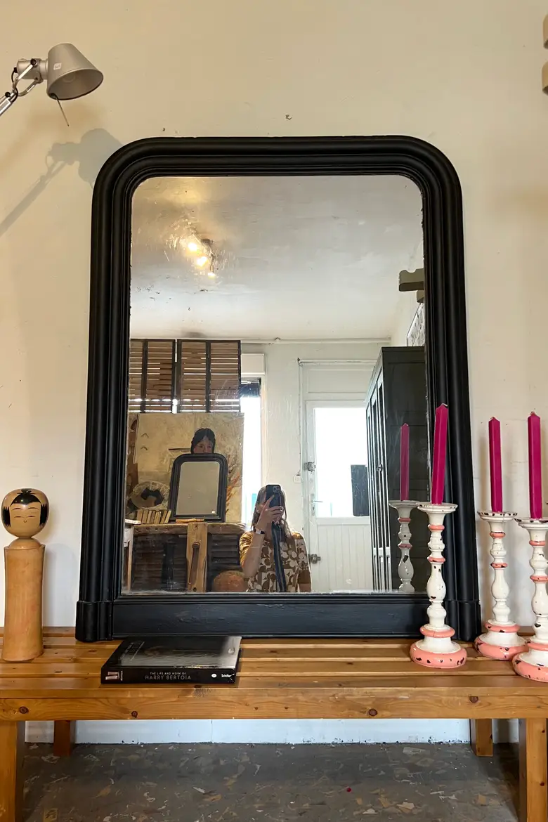 Miroir Louis Philippe peint en noir Début XXème