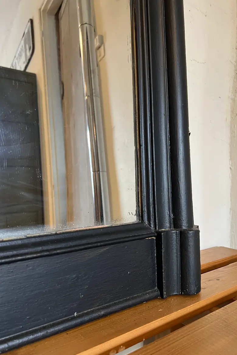 Miroir Louis Philippe peint en noir Début XXème
