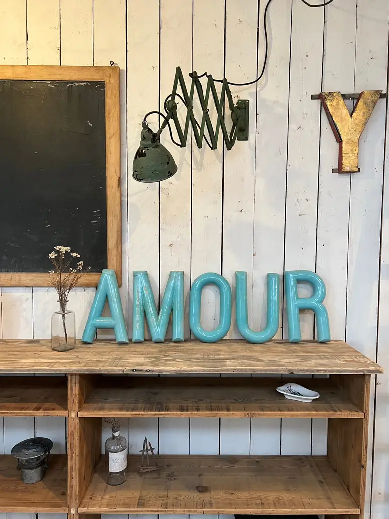 Mot AMOUR en faïence Années 50