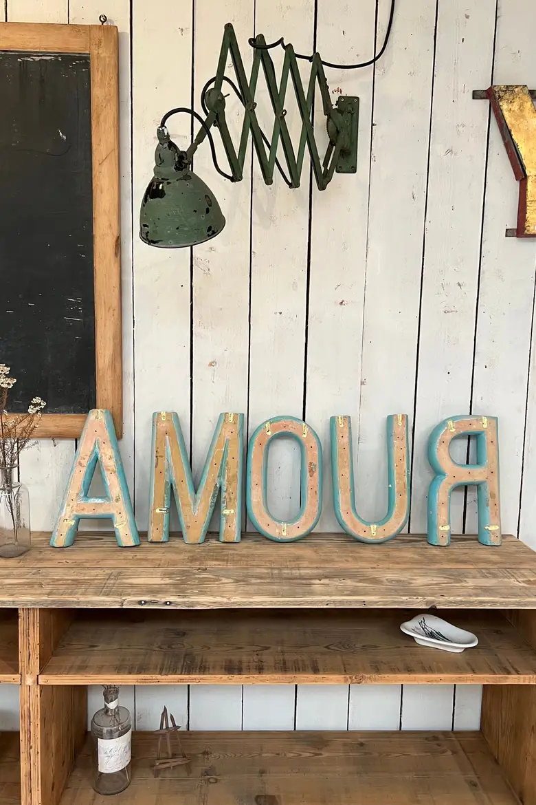 Mot AMOUR en faïence Années 50
