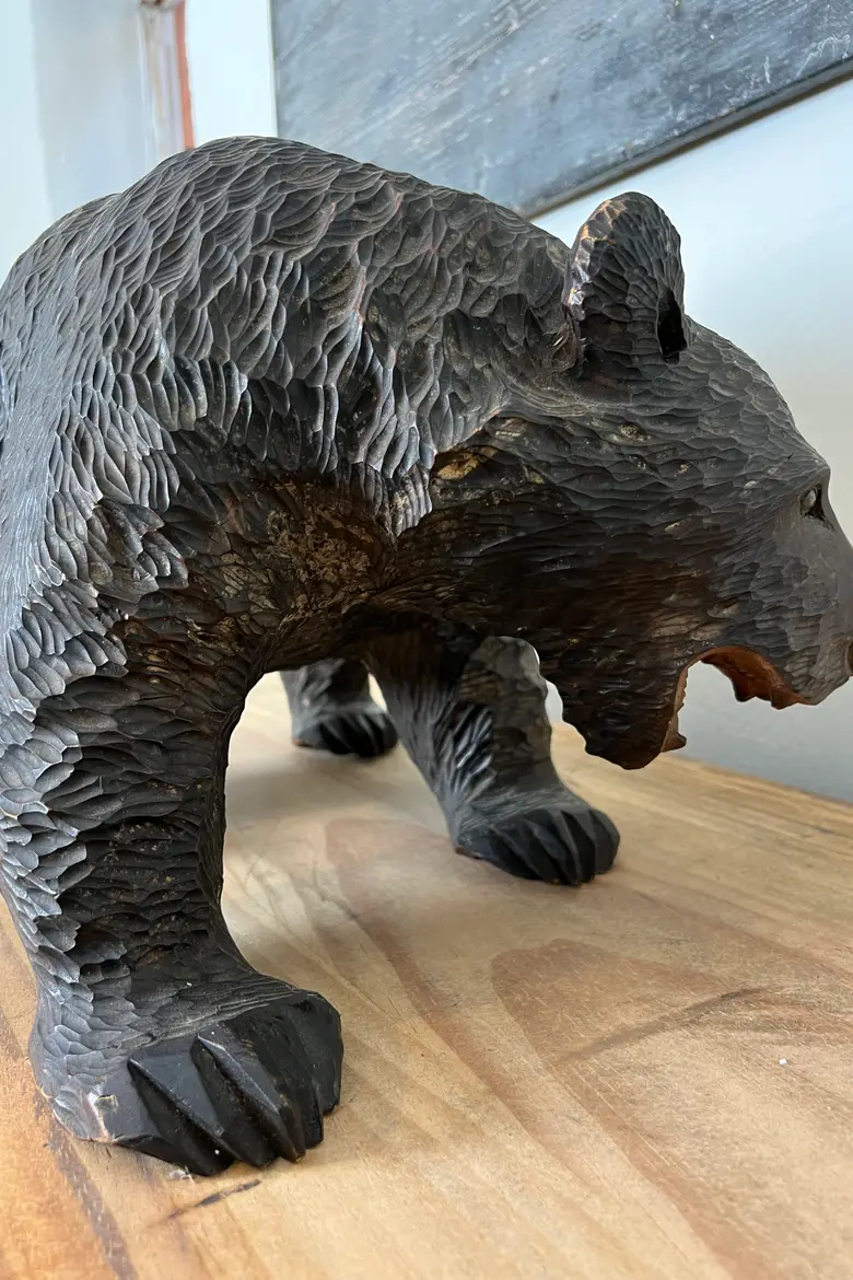 Ours en bois sculpté du Japon
