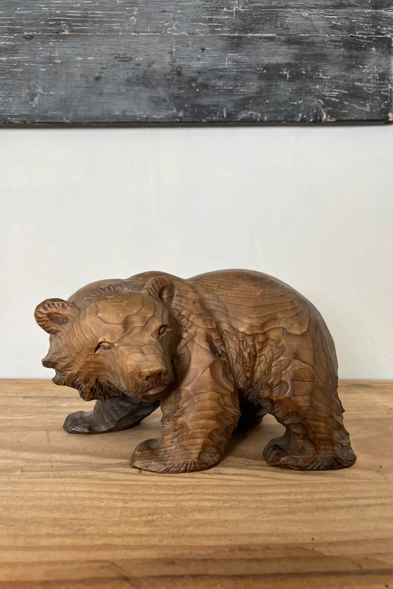 Ours en bois sculpté du Japon