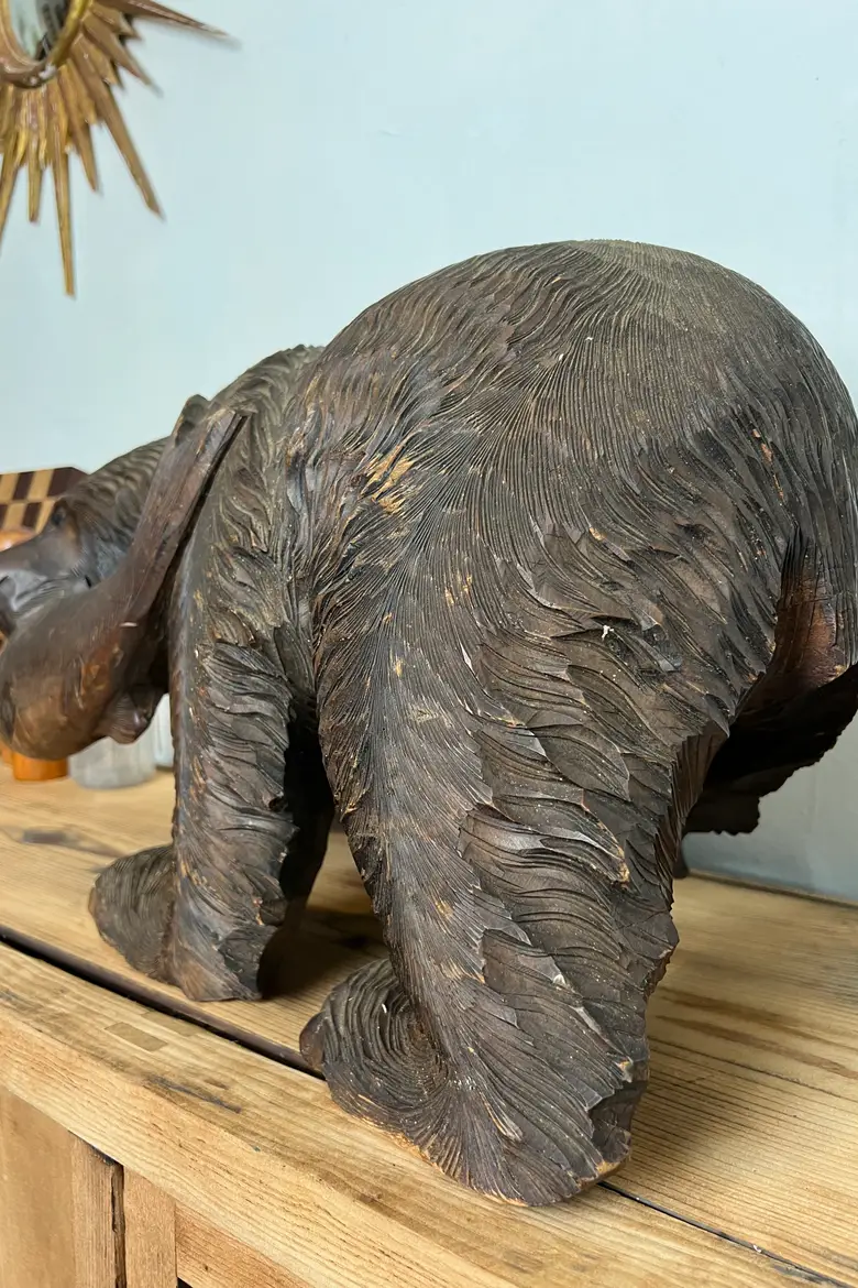 Ours en bois sculpté du Japon