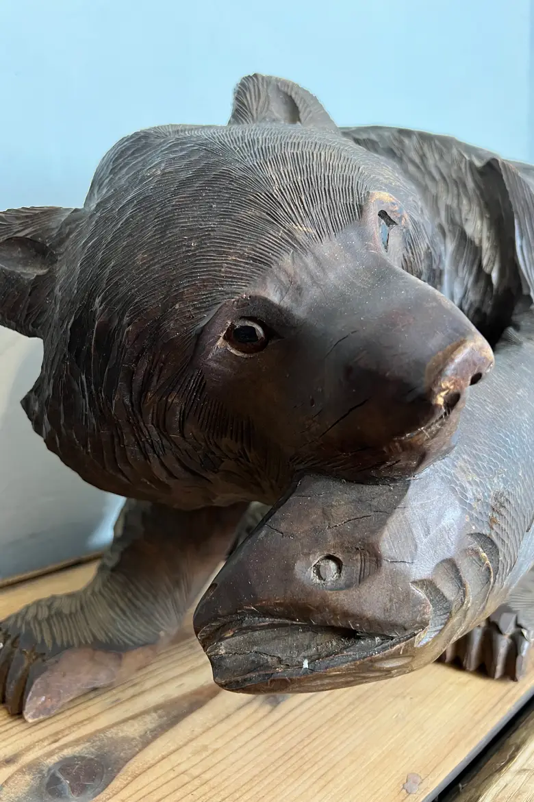 Ours en bois sculpté du Japon