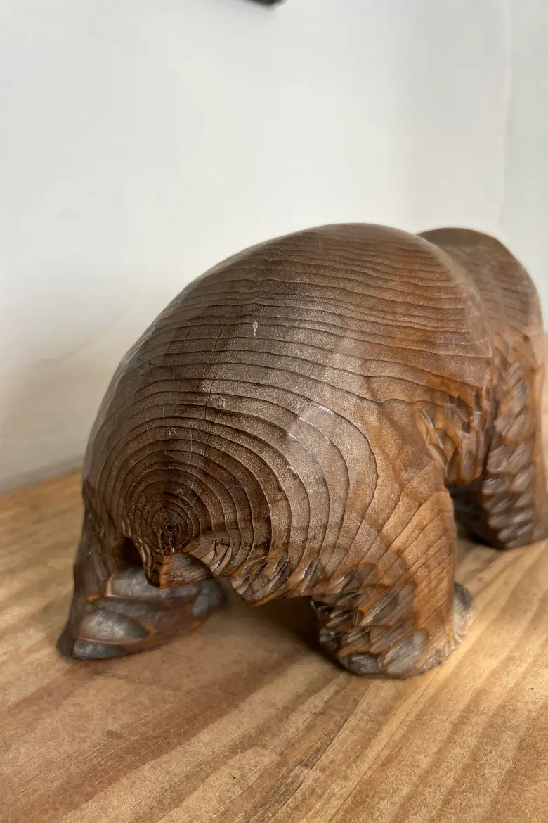 Ours en bois sculpté du Japon