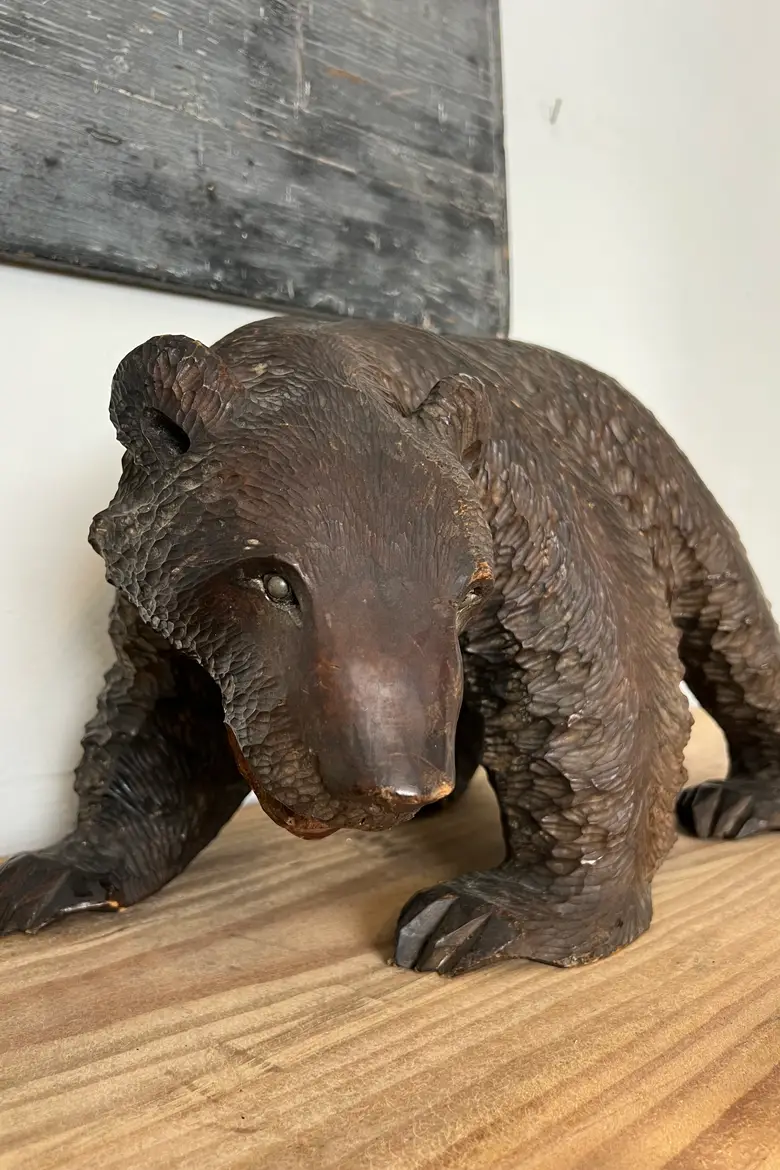 Ours en bois sculpté du Japon