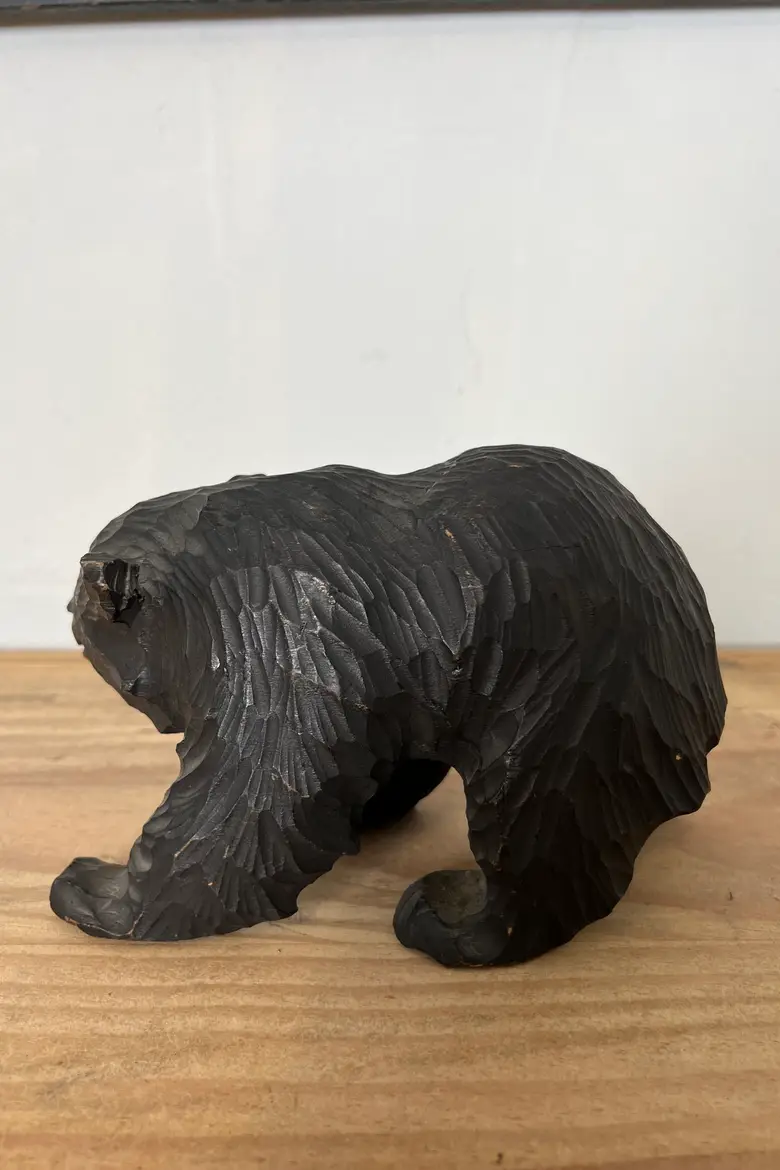 Ours en bois sculpté du Japon