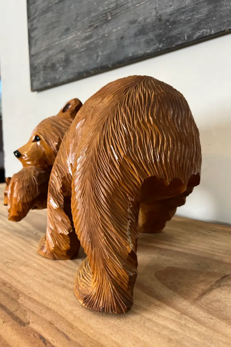 Ours en bois sculpté du Japon