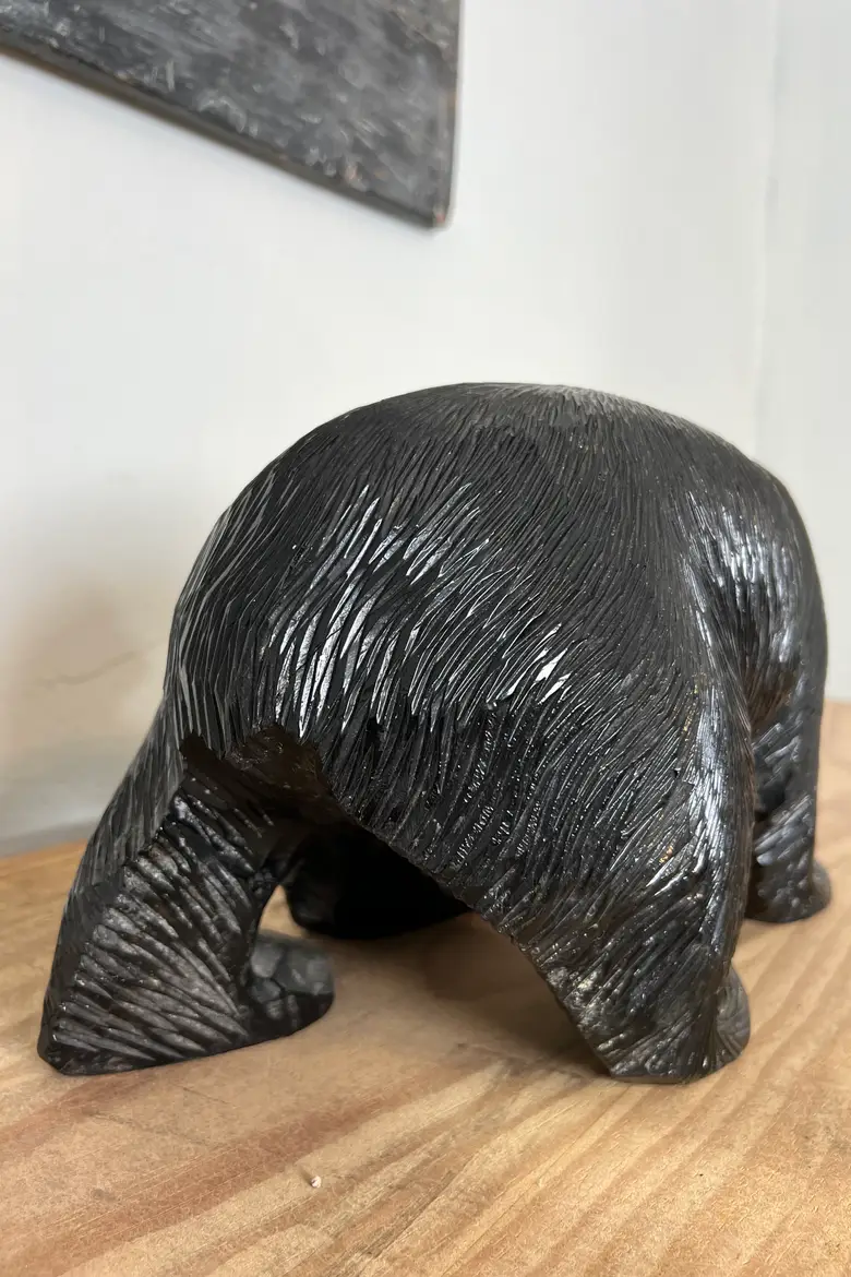 Ours en bois sculpté du Japon
