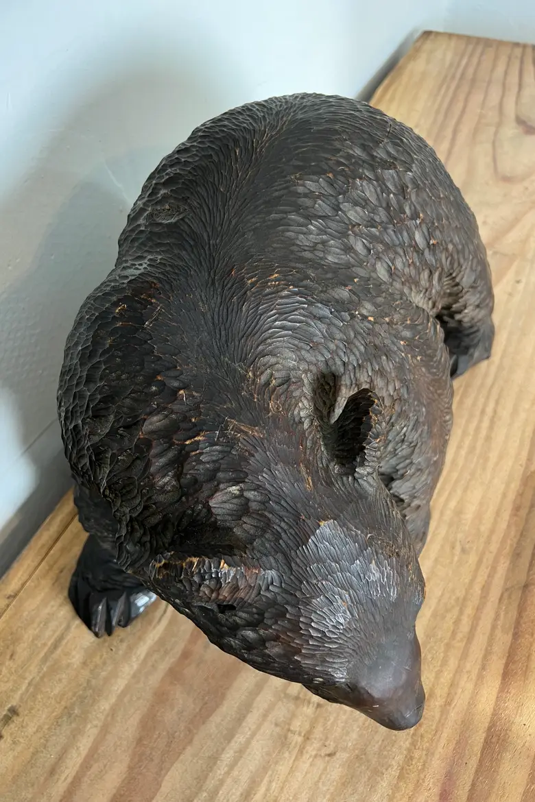 Ours en bois sculpté du Japon