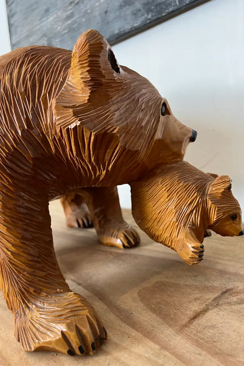 Ours en bois sculpté du Japon