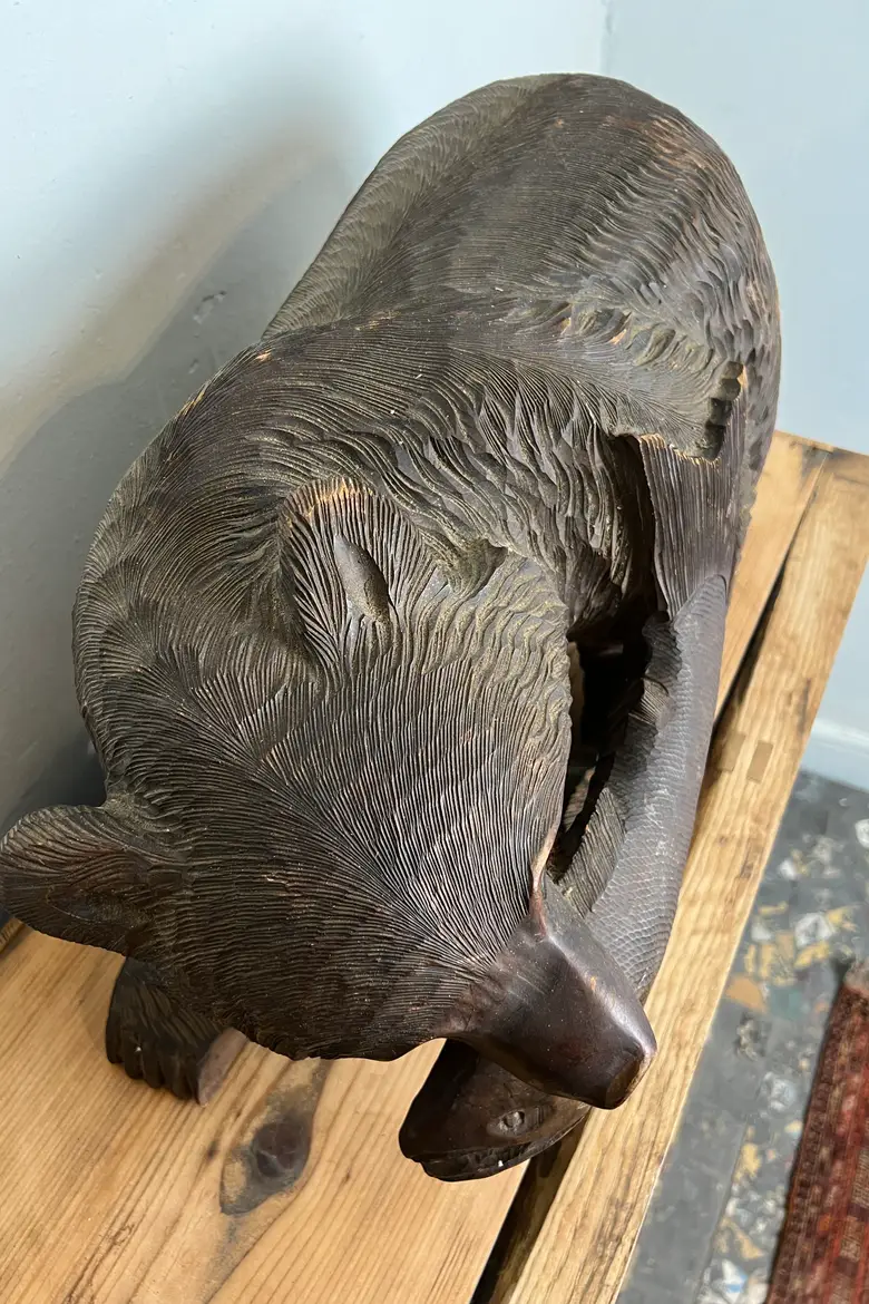 Ours en bois sculpté du Japon