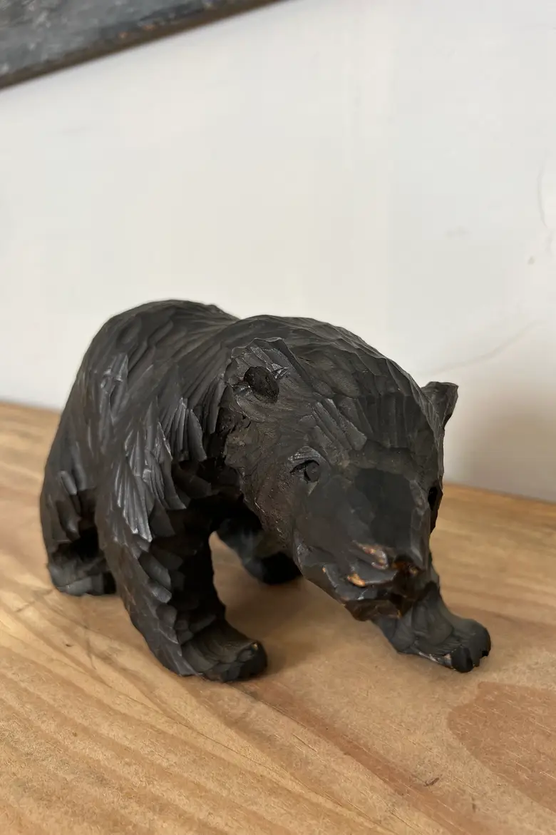 Ours en bois sculpté du Japon