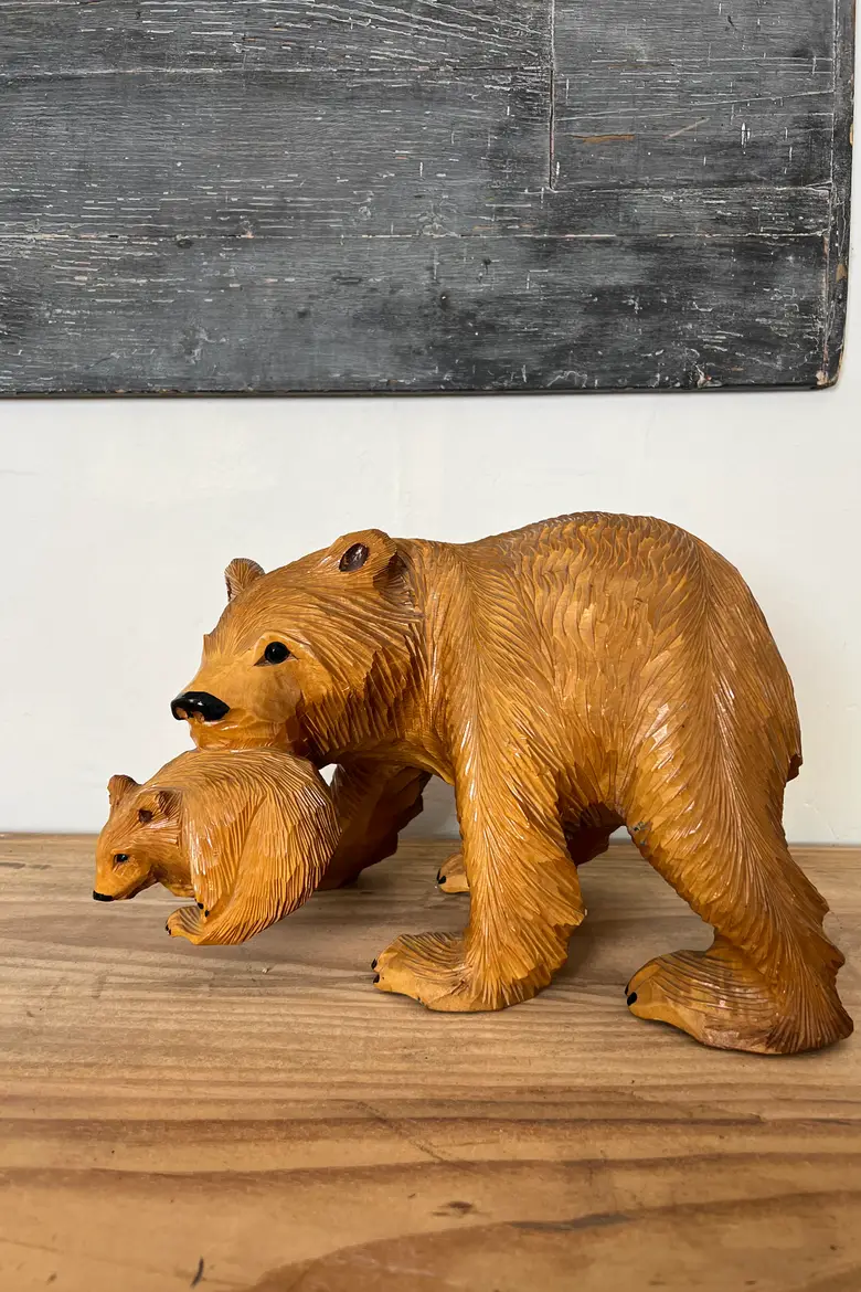Ours en bois sculpté du Japon