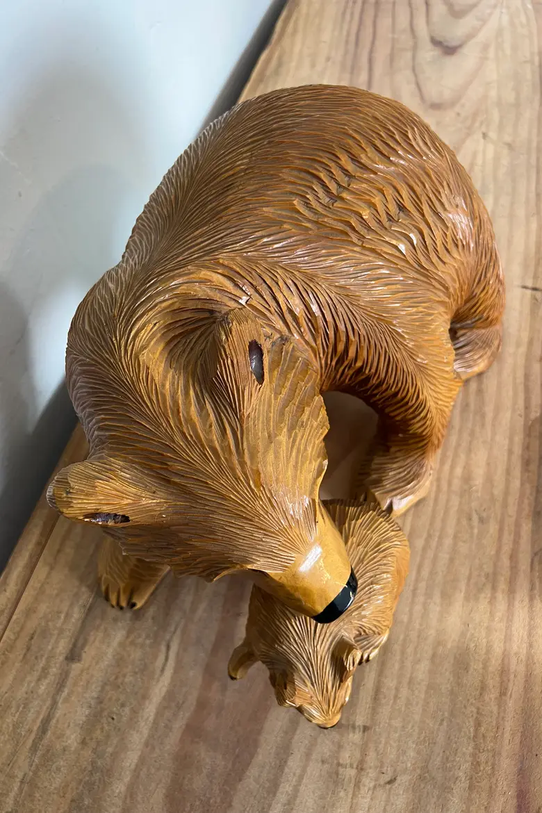 Ours en bois sculpté du Japon