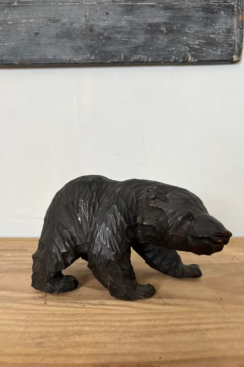 Ours en bois sculpté du Japon