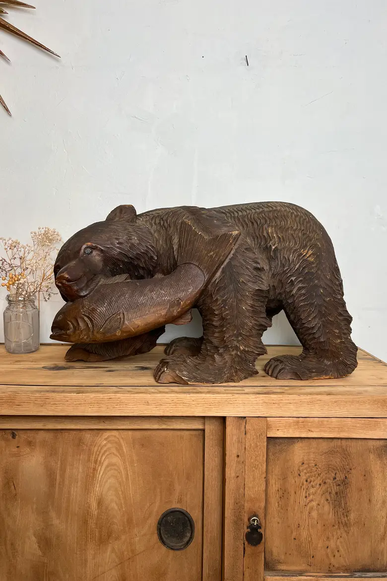 Ours en bois sculpté du Japon