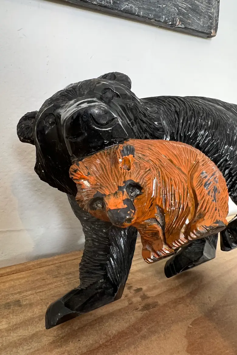 Ours en bois sculpté du Japon