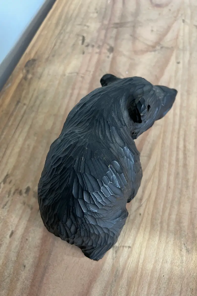 Ours en bois sculpté du Japon