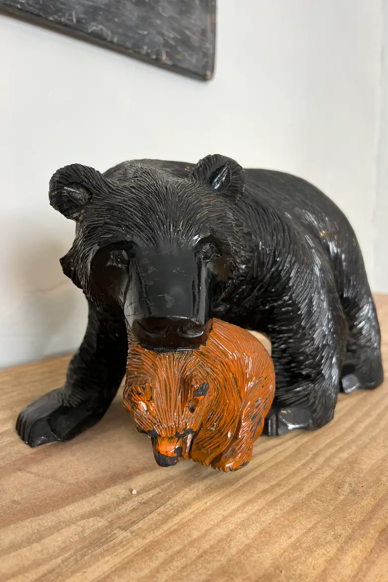 Ours en bois sculpté du Japon