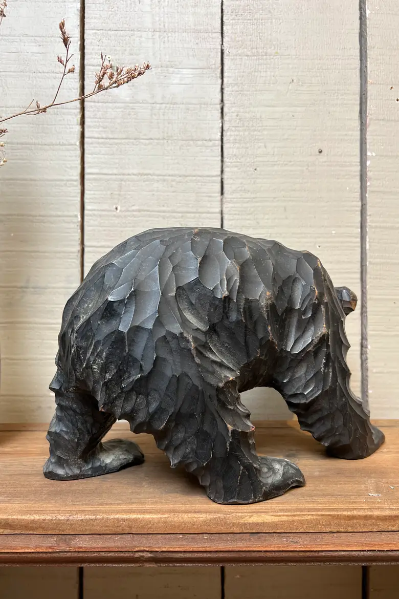 Ours japonais en bois sculpté