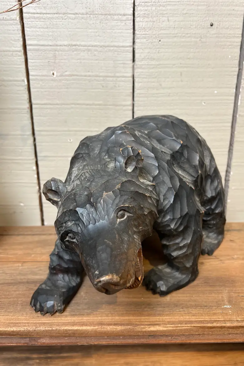 Ours japonais en bois sculpté