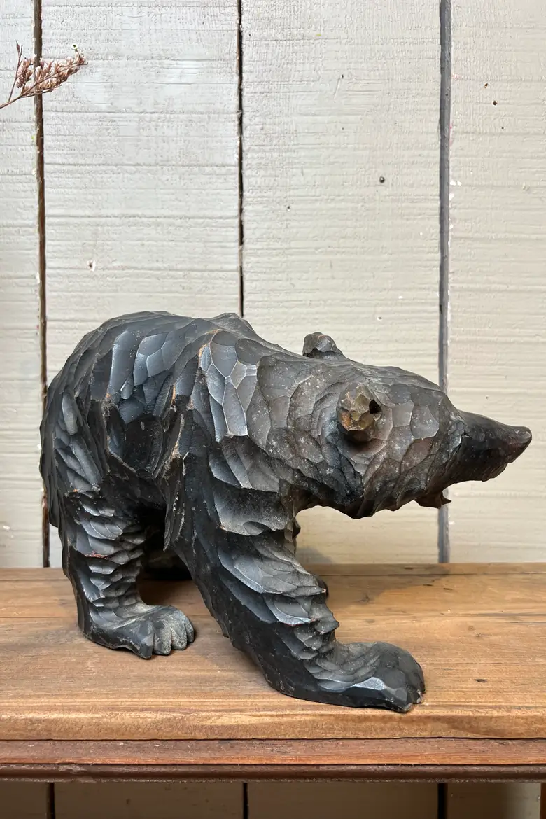 Ours japonais en bois sculpté