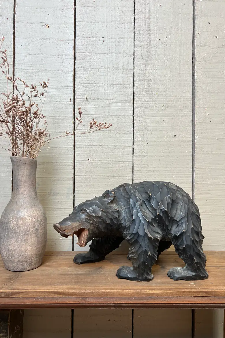 Ours japonais en bois sculpté