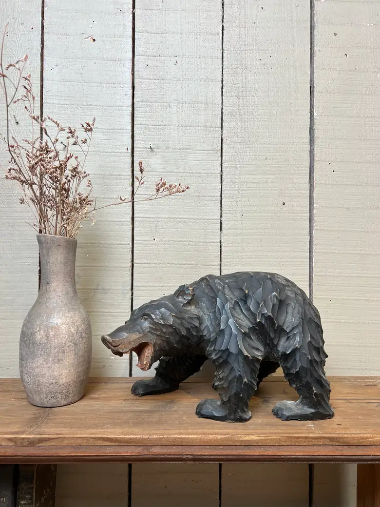 Ours japonais en bois sculpté