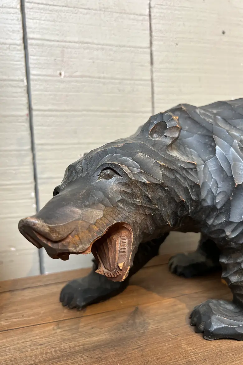 Ours japonais en bois sculpté