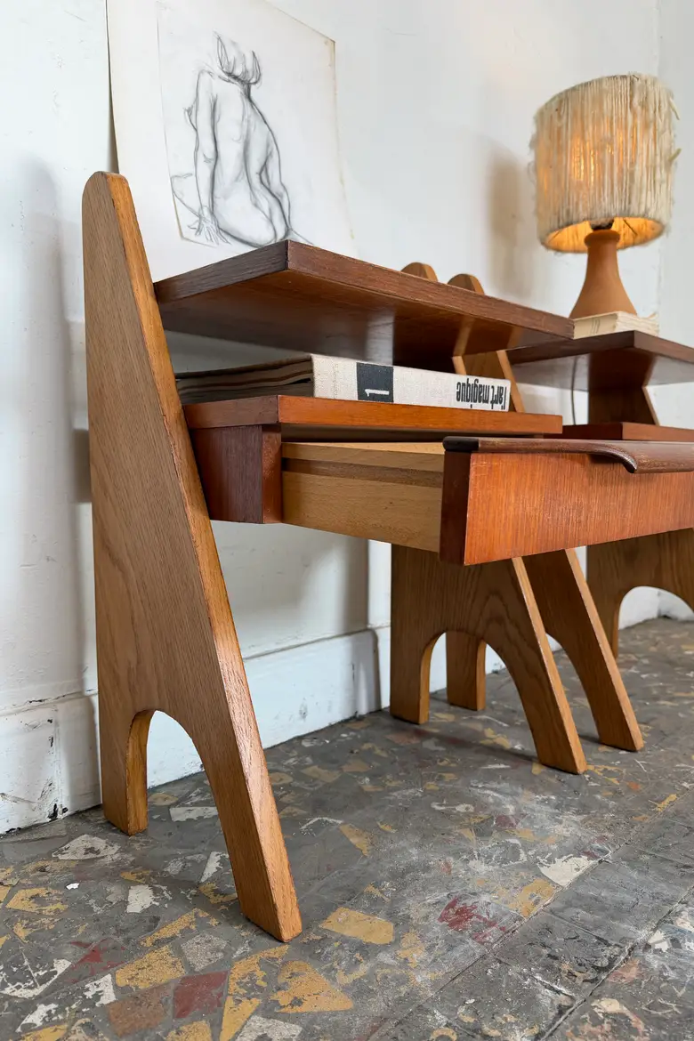 Paire de chevets scandinaves en chêne et teck — années 60